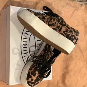 Steve Madden Emmi Leopard Sneakers